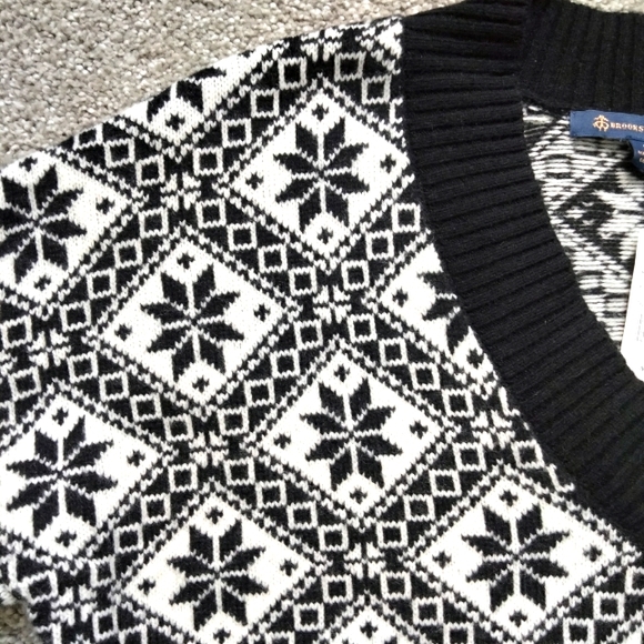 NWT M Brooks Brothers Wool V-Neck Nordic Alpine Black and White Sweater NEW - Picture 5 of 11